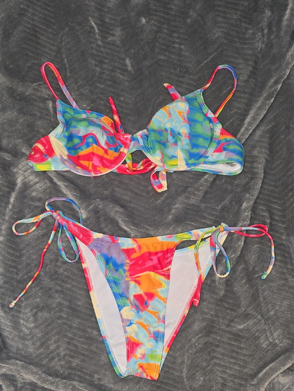 SHEIN Multicolor Tie-Dye Underwire Bikini - Red, Blue, Yellow, Green, Pink